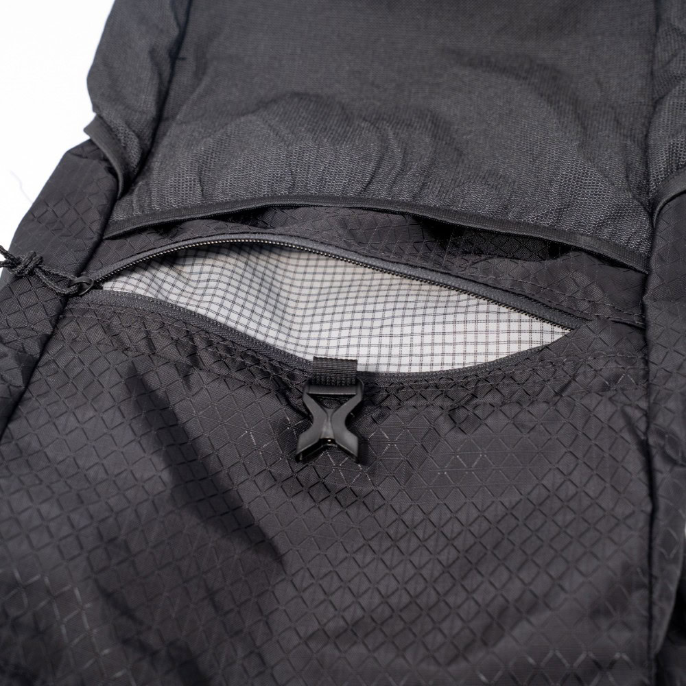 Black robic node front pocket Ultra Node looks great in the airport lounge