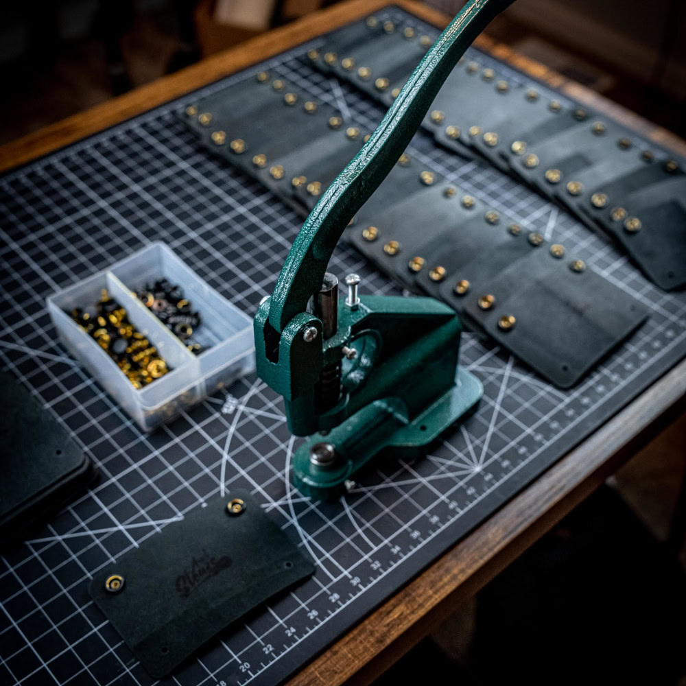 The tool that puts the snaps on the ULA Grip-it.